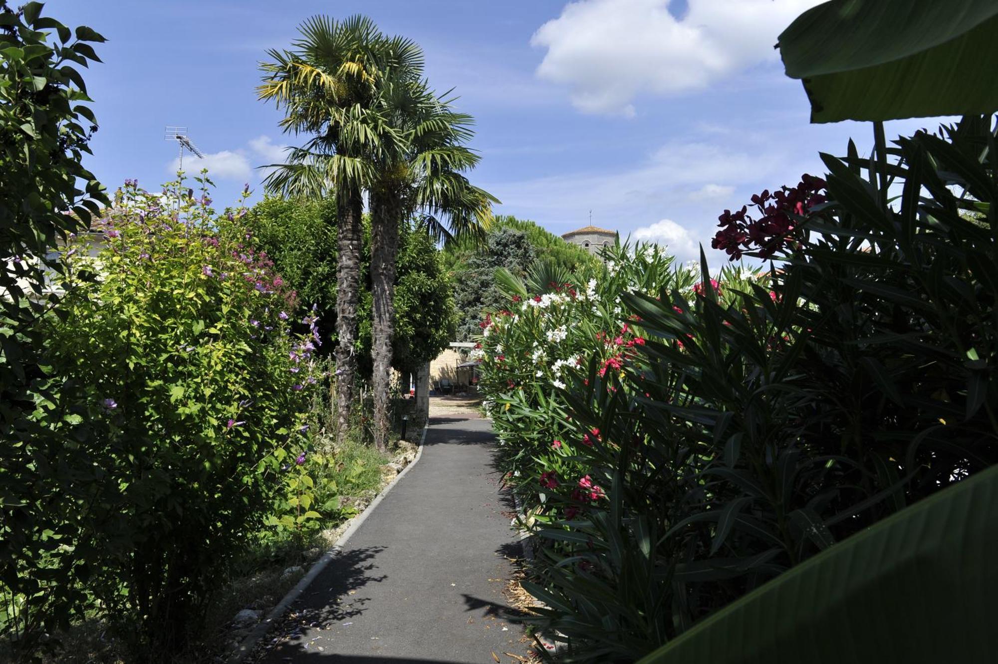 Jardin D'Arcy - Chambres D'Hotes Avec Piscine Et Spa Bois Exterior photo